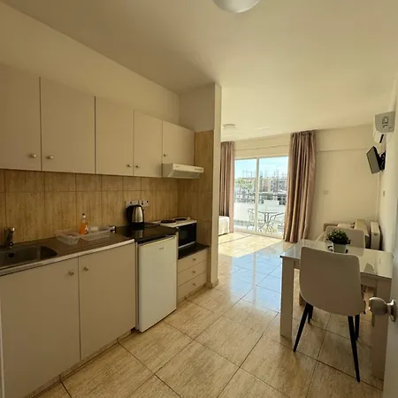 Marianna Aparthotel Limisso